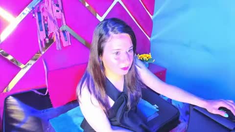 Snapshot of kylie_bloom chatting on 04/15/26, 11:38 kylie_bloom online show from 04/15/26, 11:38