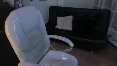 kylie online show from 02/25/25, 01:06