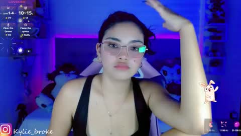 k ylie online show from 02/05/25, 09:07