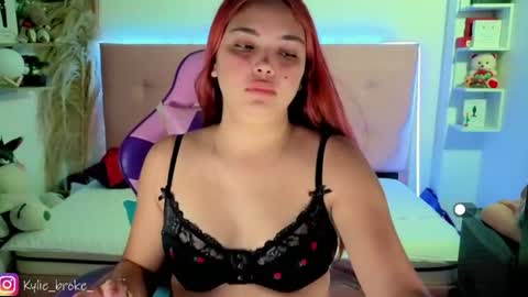 Snapshot of kylie_hottt_ chatting on 06/22/26, 09:56 k ylie online show from 06/22/26, 09:56