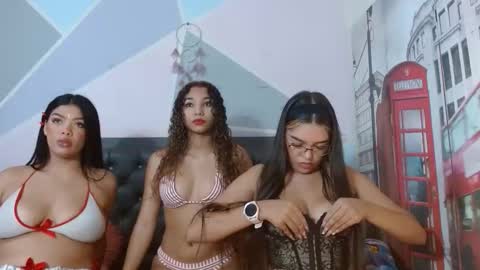 Snapshot of kylie_jenner18 chatting on 11/18/25, 02:43 kylie_jenner18 online show from 11/18/25, 02:43