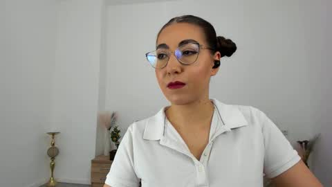 Snapshot of kylie_kathy chatting on 09/23/25, 06:11 Kylie online show from 09/23/25, 06:11