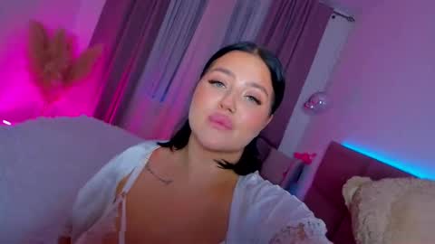 Snapshot of kylie_lips chatting on 09/18/25, 06:54 Kylie Lips online show from 09/18/25, 06:54