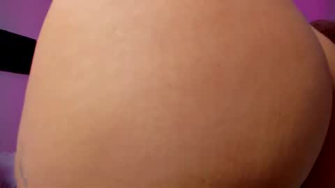 Snapshot of kylie_lips chatting on 10/16/25, 05:58 Kylie Lips online show from 10/16/25, 05:58