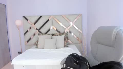 Snapshot of kylie_reyes chatting on 12/15/25, 07:29 Kylie Reyes online show from 12/15/25, 07:29