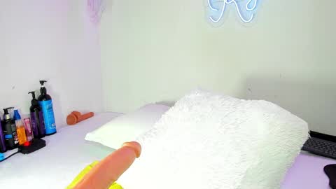 Snapshot of kylie_sttel chatting on 12/14/24, 12:33 kylie Sttel online show from 12/14/24, 12:33