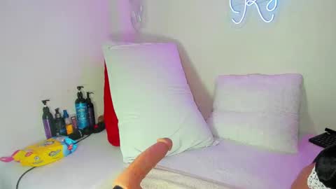 Snapshot of kylie_sttel chatting on 12/21/24, 11:33 kylie Sttel online show from 12/21/24, 11:33