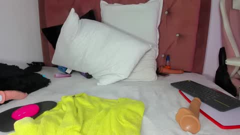 Snapshot of kylie_sttel chatting on 01/03/25, 03:44 kylie Sttel online show from 01/03/25, 03:44