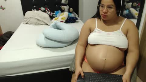 Snapshot of kylie_switch chatting on 10/11/25, 12:21 Instagram Kylie switch followme buy lovense here online show from 10/11/25, 12:21