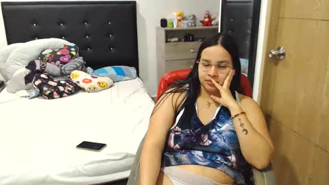 Snapshot of kylie_switch chatting on 06/11/26, 12:32 Instagram Kylie switch followme buy lovense here online show from 06/11/26, 12:32