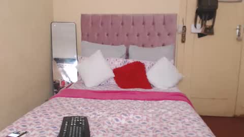 Snapshot of kyliebbc chatting on 11/29/25, 05:54 kyliebbc online show from 11/29/25, 05:54