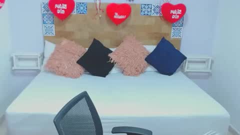 Melissa online show from 02/19/25, 02:23