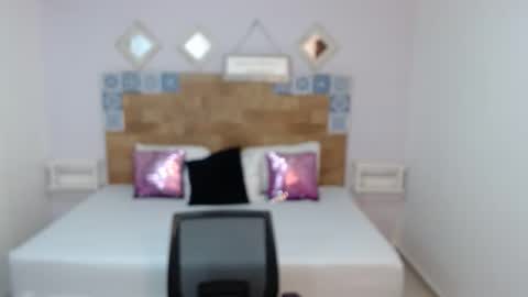 Melissa online show from 11/21/25, 10:47