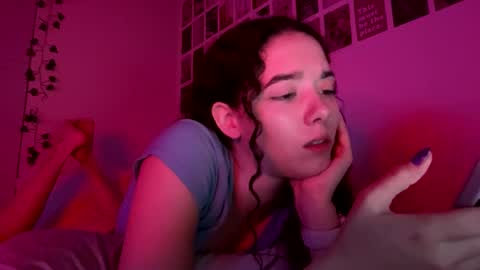 Snapshot of kylieexoxoxo2432 chatting on 01/07/25, 04:50 Kylie online show from 01/07/25, 04:50