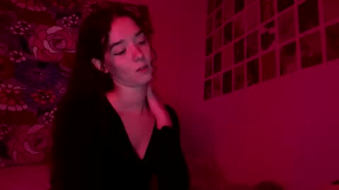 Snapshot of kylieexoxoxo2432 chatting on 01/13/25, 08:58 Kylie online show from 01/13/25, 08:58