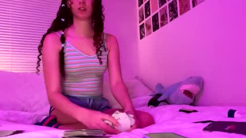 Snapshot of kylieexoxoxo2432 chatting on 02/18/25, 02:59 Kylie online show from 02/18/25, 02:59