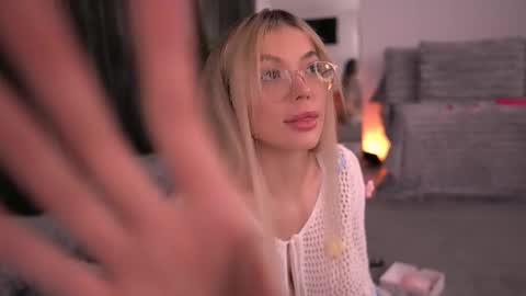 Kylie online show from 11/09/25, 08:18