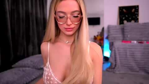 Kylie online show from 12/04/25, 11:13