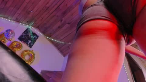 Snapshot of kyliekandy chatting on 03/25/26, 11:55 online show from 03/25/26, 11:55
