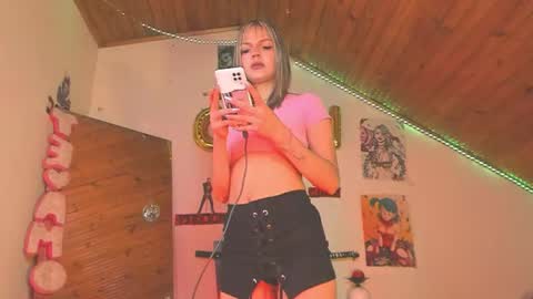Snapshot of kyliekandy chatting on 04/20/26, 06:09 online show from 04/20/26, 06:09