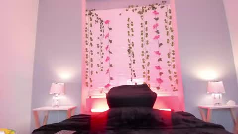 K Y L I E online show from 01/21/25, 08:32