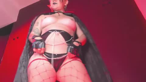 K Y L I E online show from 09/11/25, 10:21