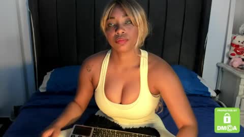 Snapshot of kyliewhiteboobs chatting on 04/14/26, 07:09 kylie white boobs online show from 04/14/26, 07:09