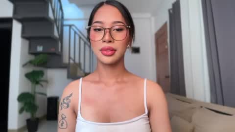 Snapshot of kyll_collins chatting on 06/18/26, 12:44 kyll_collins online show from 06/18/26, 12:44