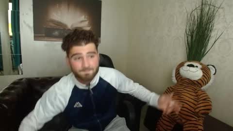 KyloEast online show from 05/11/26, 02:45