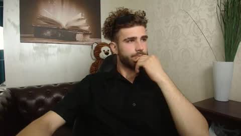 Snapshot of kyloeast chatting on 06/18/26, 07:08 KyloEast online show from 06/18/26, 07:08