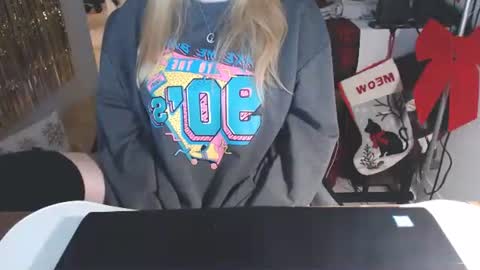 Snapshot of kymchi chatting on 01/17/26, 11:08 Check Out My NSFW OnlyFans Link On Bio online show from 01/17/26, 11:08