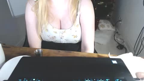 Snapshot of kymchi chatting on 03/12/26, 10:10 Check Out My NSFW OnlyFans Link On Bio online show from 03/12/26, 10:10