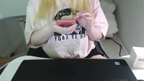 Snapshot of kymchi chatting on 04/04/26, 11:46 Check Out My NSFW OnlyFans Link On Bio online show from 04/04/26, 11:46