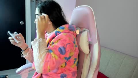 Snapshot of kymgiraldo8 chatting on 12/09/24, 06:45 Kym Giraldo online show from 12/09/24, 06:45