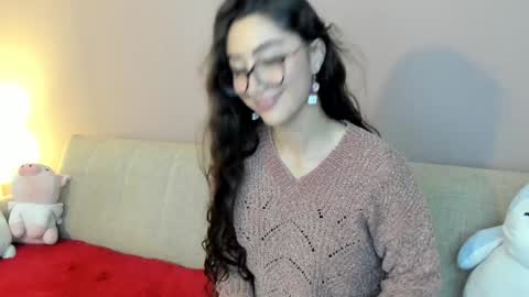 Snapshot of kymgiraldo8 chatting on 12/17/24, 10:55 Kym Giraldo online show from 12/17/24, 10:55