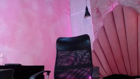 Snapshot of kyomi_hunt chatting on 06/18/26, 04:46 kyomi_hunt online show from 06/18/26, 04:46