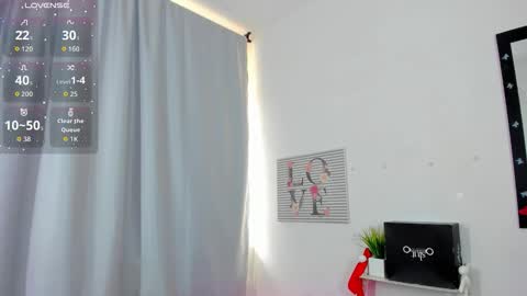 Snapshot of kyoto_sr chatting on 12/05/25, 07:10 Alejandra online show from 12/05/25, 07:10