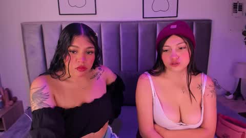 Emily  Laila  online show from 11/12/25, 01:44