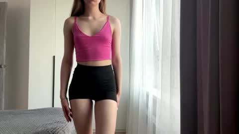 Snapshot of kyragraise chatting on 06/20/26, 06:38 Kira online show from 06/20/26, 06:38