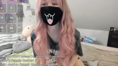 Kyra Wild online show from 11/22/25, 12:31