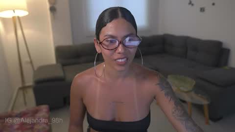 schedule 300 pm - 1100pm colombia time online show from 09/17/25, 10:44