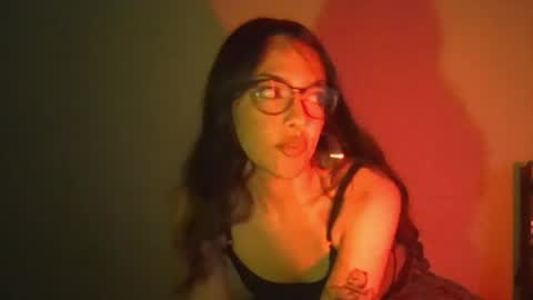 Snapshot of kyruummie chatting on 03/25/26, 03:34 kyruu online show from 03/25/26, 03:34