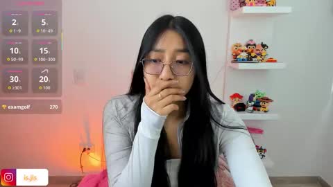 Snapshot of kyy_isa chatting on 09/11/25, 05:02 IG online show from 09/11/25, 05:02