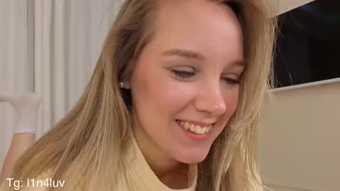 lina online show from 10/26/25, 09:10