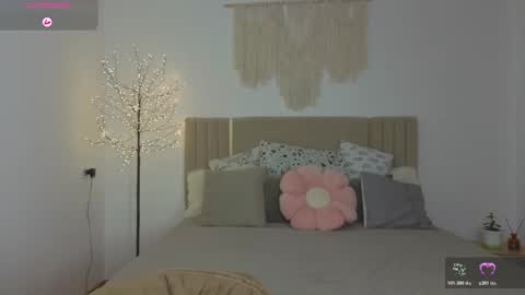 Margo  online show from 11/30/25, 01:48