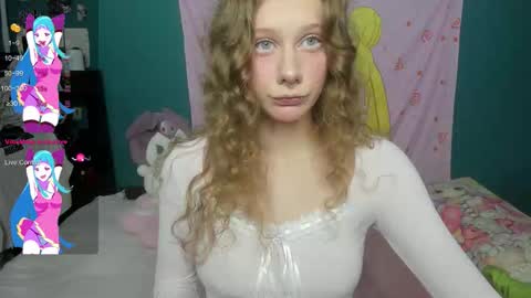 Snapshot of l1ttlekiki chatting on 09/27/25, 05:07 Sara online show from 09/27/25, 05:07