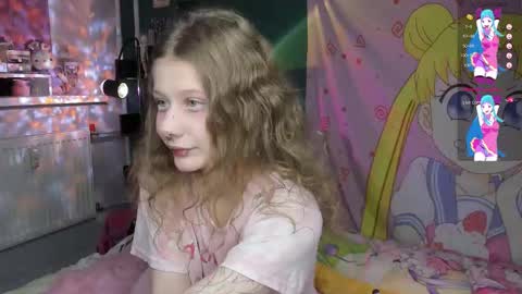 Snapshot of l1ttlekiki chatting on 10/07/25, 02:47 Sara online show from 10/07/25, 02:47