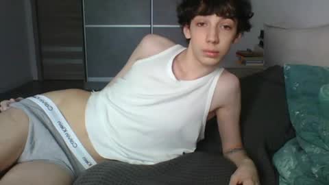 Snapshot of l8199 chatting on 04/29/26, 11:03 liam online show from 04/29/26, 11:03