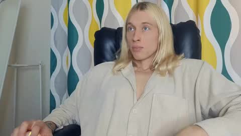 Snapshot of l_adonis_l chatting on 09/28/25, 07:03 Adonis online show from 09/28/25, 07:03