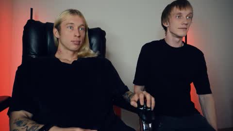 Snapshot of l_adonis_l chatting on 10/12/25, 03:38 Adonis online show from 10/12/25, 03:38